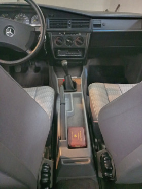 Mercedes-Benz 190 Е190, снимка 13