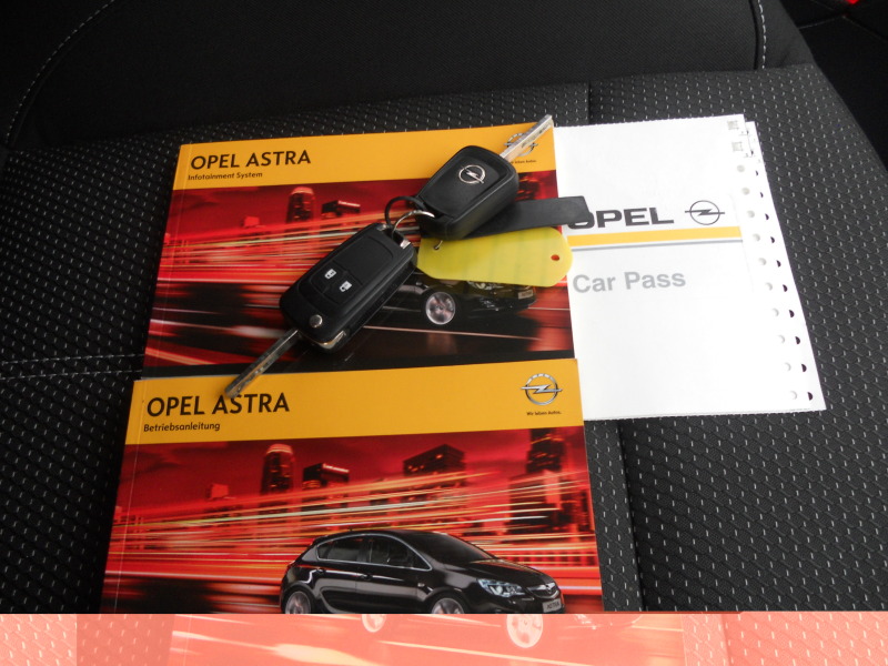 Opel Astra 1.3CDTI Faselift Сервизна история!, снимка 13 - Автомобили и джипове - 45522703