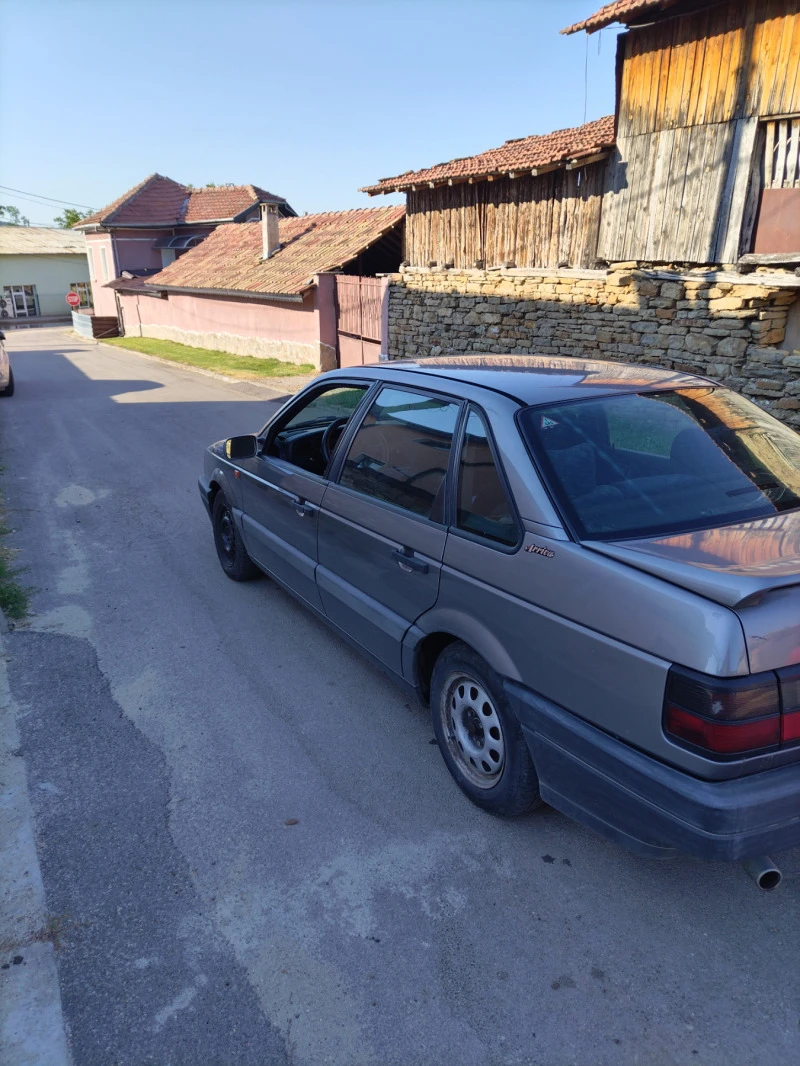 VW Passat, снимка 4 - Автомобили и джипове - 46495260