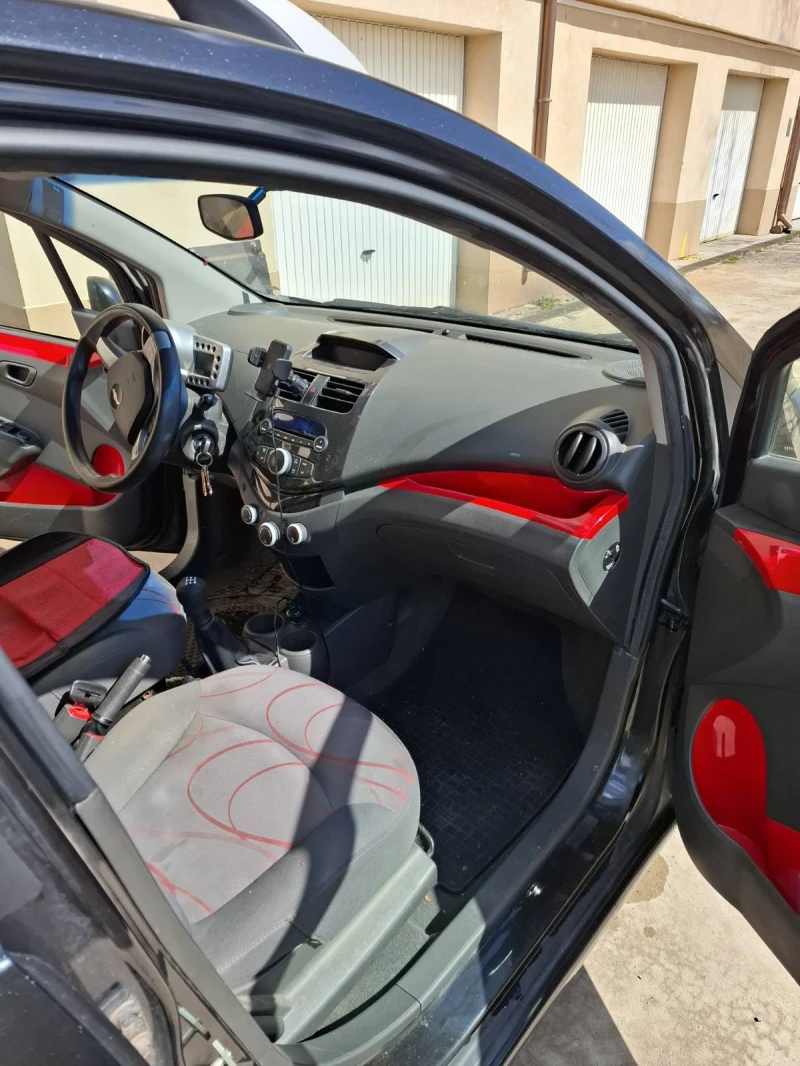 Chevrolet Spark, снимка 6 - Автомобили и джипове - 52335601
