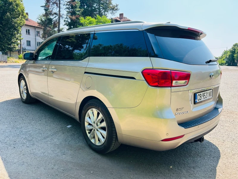 Kia Sedona EX, снимка 4 - Автомобили и джипове - 50723130
