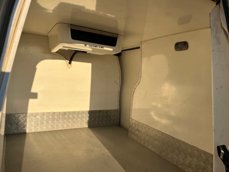 Citroen Berlingo 1.6HDI Хладилно, снимка 15 - Автомобили и джипове - 51895042