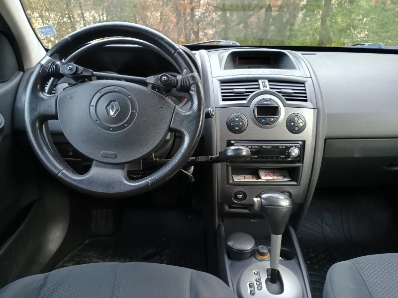 Renault Megane 2, снимка 9 - Автомобили и джипове - 52446375