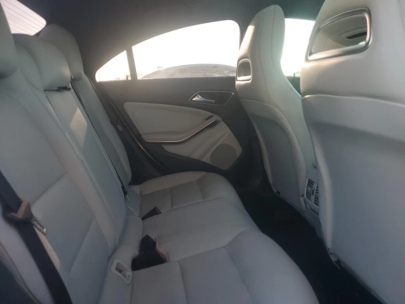 Mercedes-Benz CLA 250 2l, снимка 10 - Автомобили и джипове - 53281323