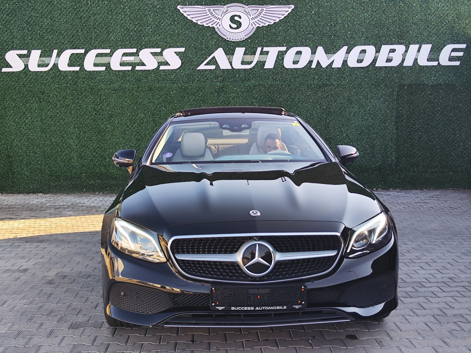 Mercedes-Benz E 400 AMG* 4MATIC* HEADUP* PODGREV* BURMES* PANO* 360CAM - изображение 2