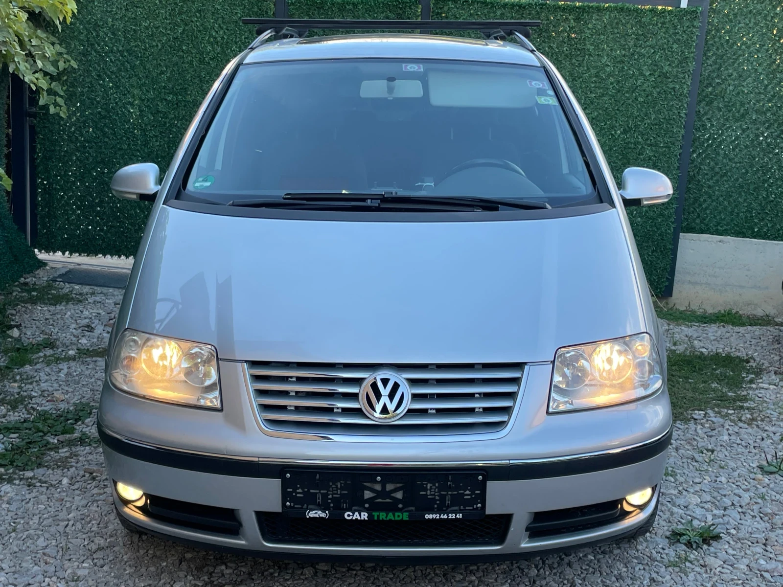 VW Sharan 1.8T/Navi/7 места/Подгрев/Люк/Нови гуми/1-ви Собст - изображение 2