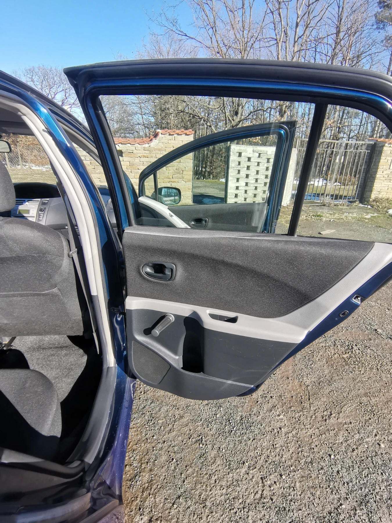 Toyota Yaris  - изображение 6