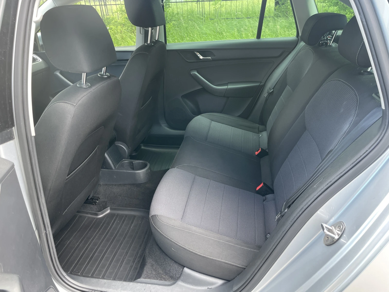 Skoda Rapid  1.6 TDI - 81000km - изображение 9