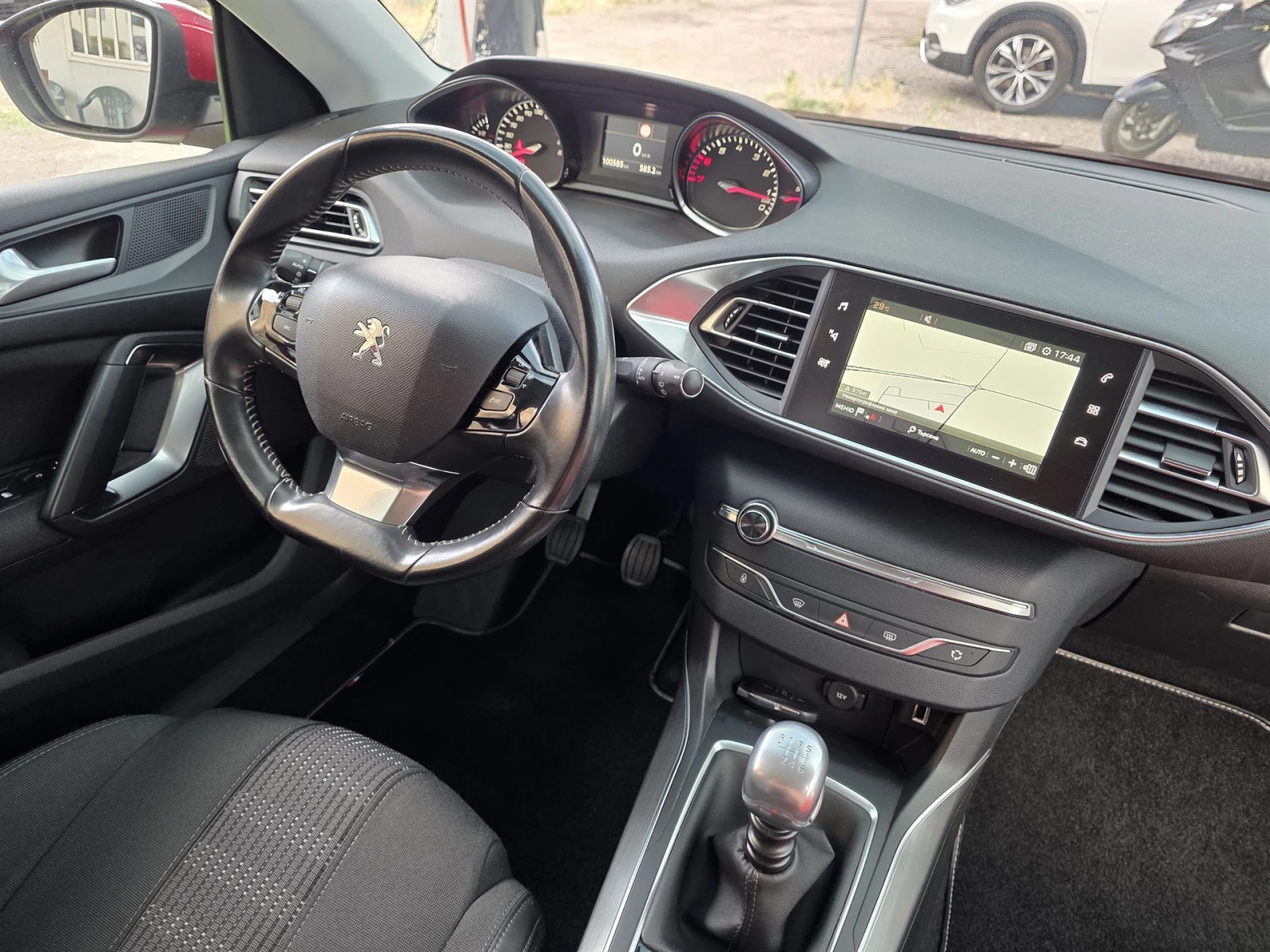 Peugeot 308 1.2 e-THP Allure | Mobile.bg   12