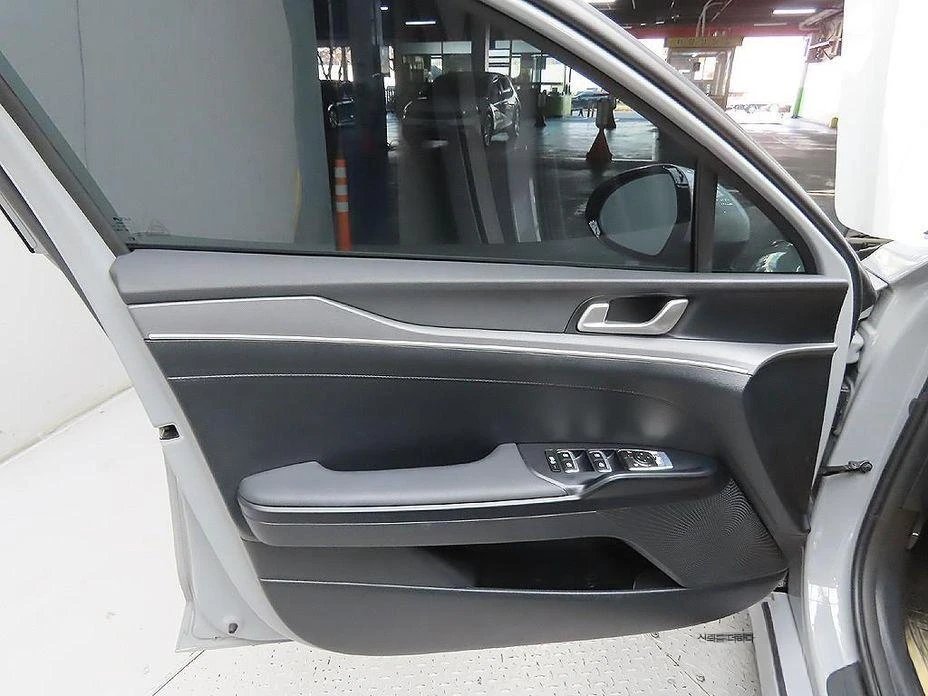 Kia K5 2.0 Prestige * НАЙ-ДОБРА ЦЕНА В БЪЛГАРИЯ*  - изображение 10