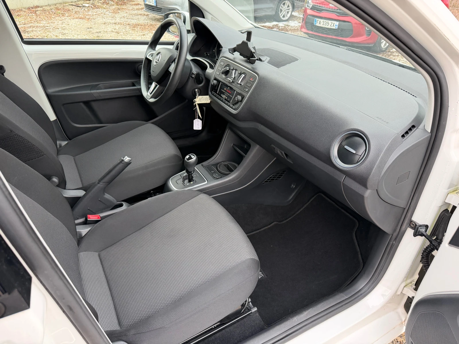 Skoda Citigo 1.0i АВТОМАТ 26000км - изображение 10