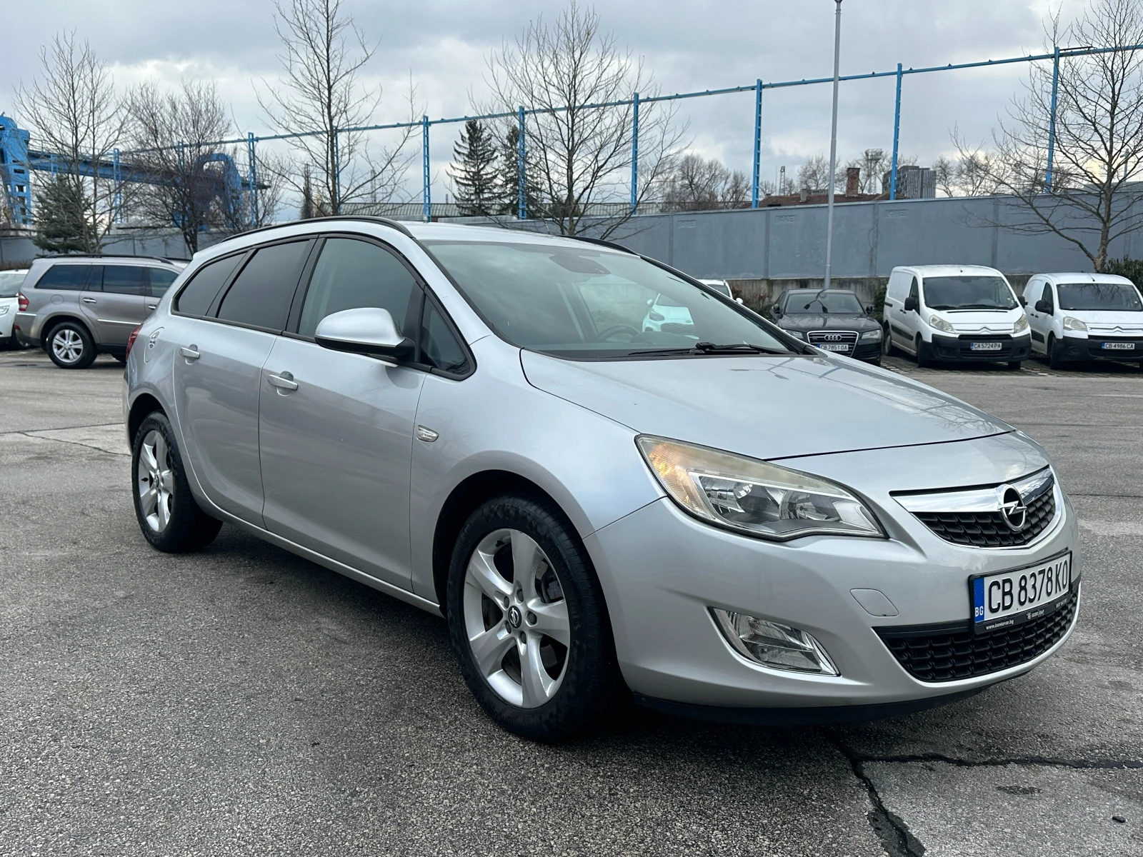 Opel Astra Sports Tourer - изображение 6