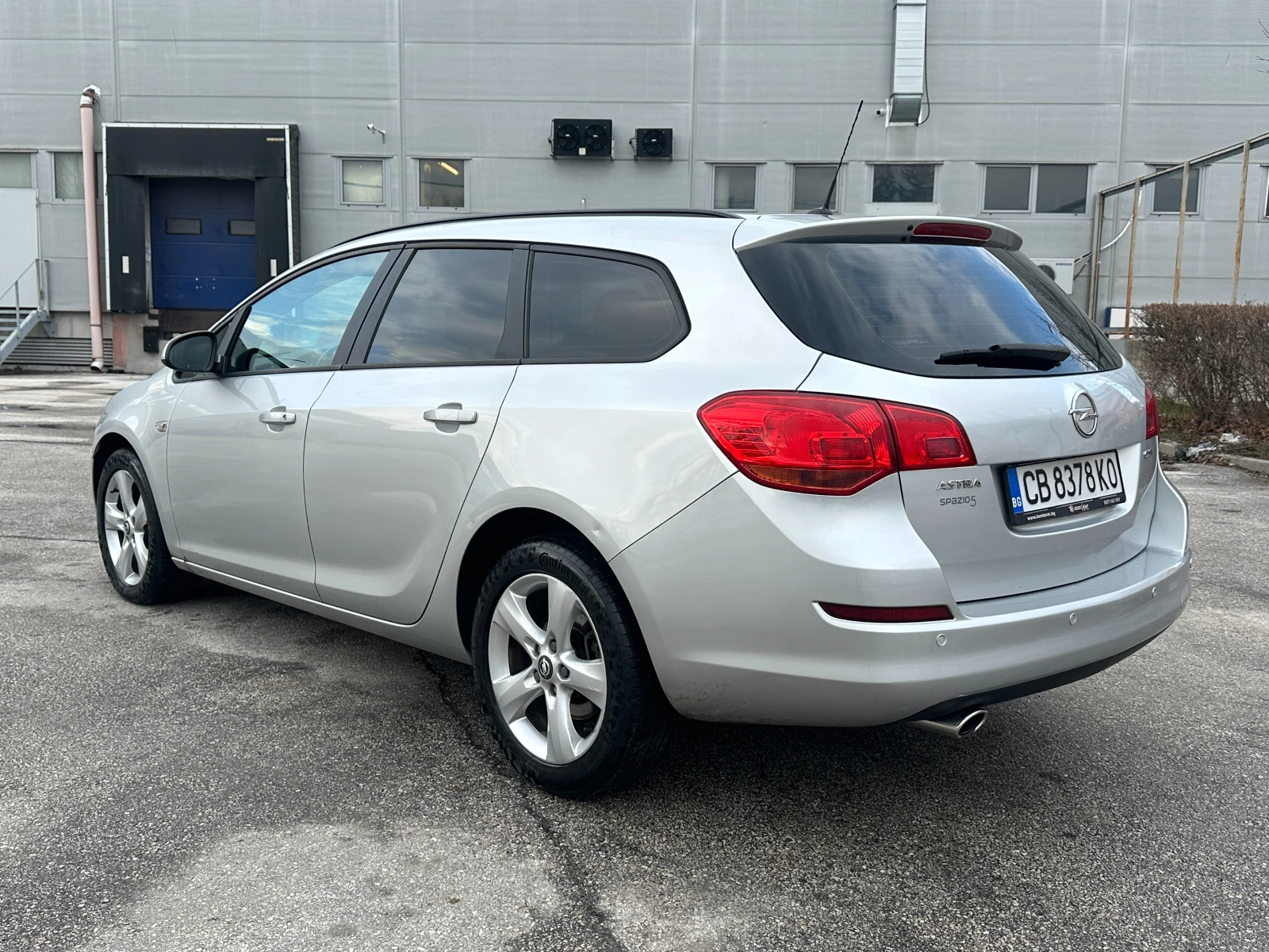 Opel Astra Sports Tourer - изображение 3