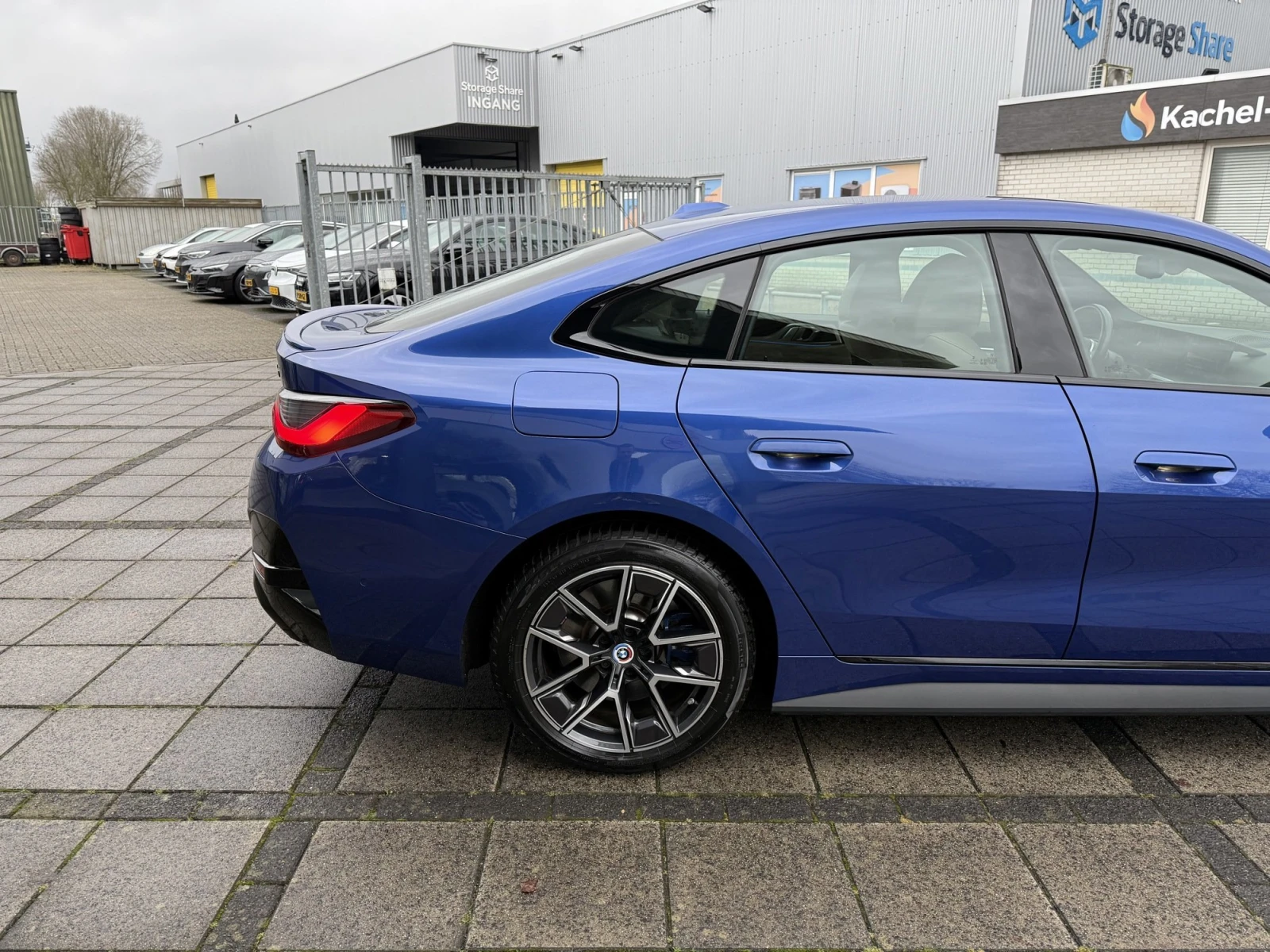 BMW i4 M 50, снимка 17 - Автомобили и джипове - 53863930