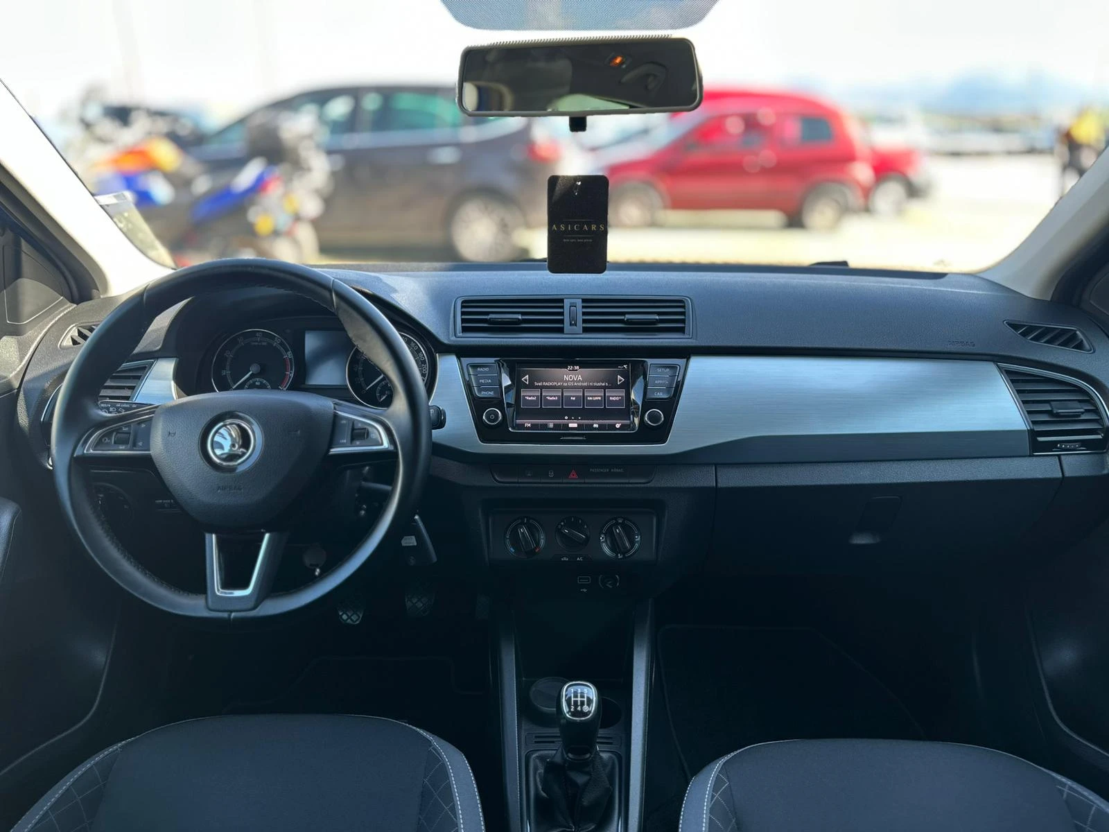 Skoda Fabia / TWIN COLORE / DISTRONIC / CAMERA / TOP /, снимка 13 - Автомобили и джипове - 54294885