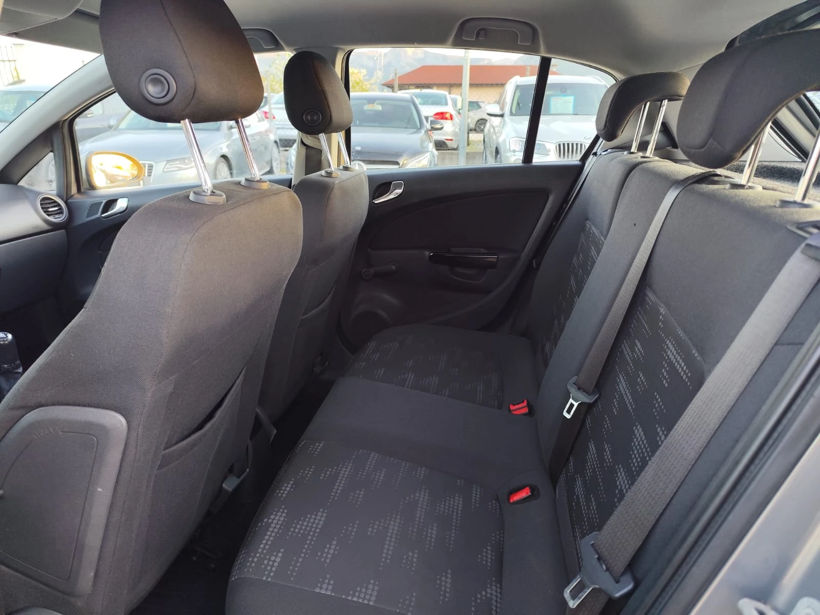 Opel Corsa 1.2 бензин, снимка 13 - Автомобили и джипове - 54413571