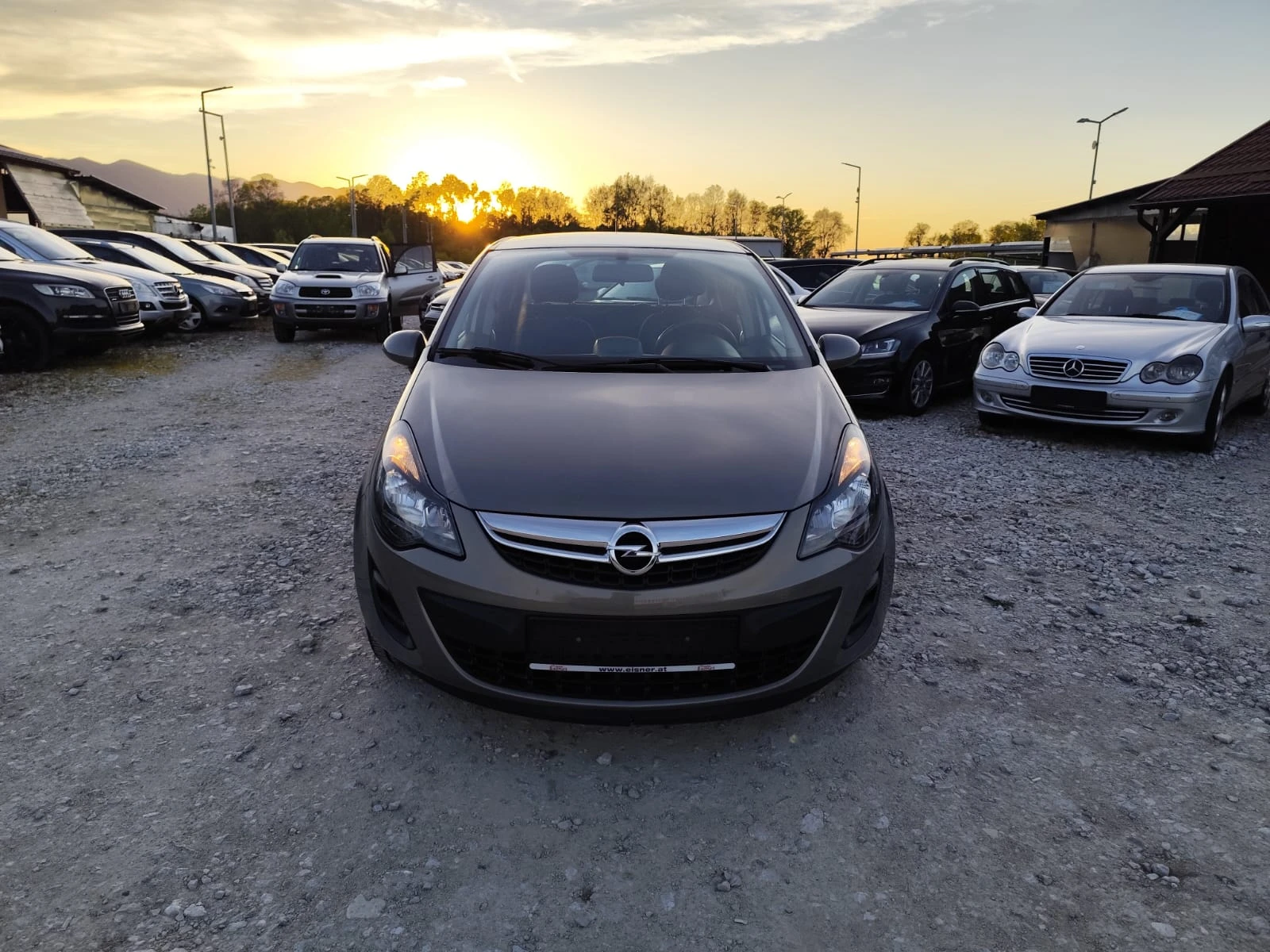 Opel Corsa 1.2 бензин, снимка 2 - Автомобили и джипове - 54413571