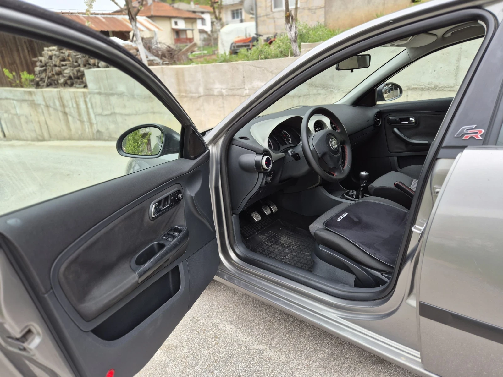 Seat Ibiza 1.9 ASZ FR, снимка 5 - Автомобили и джипове - 54568294