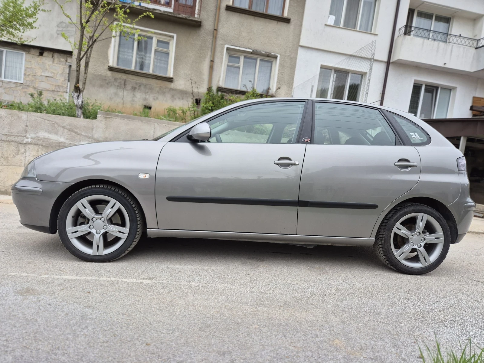 Seat Ibiza 1.9 ASZ FR, снимка 9 - Автомобили и джипове - 54568294