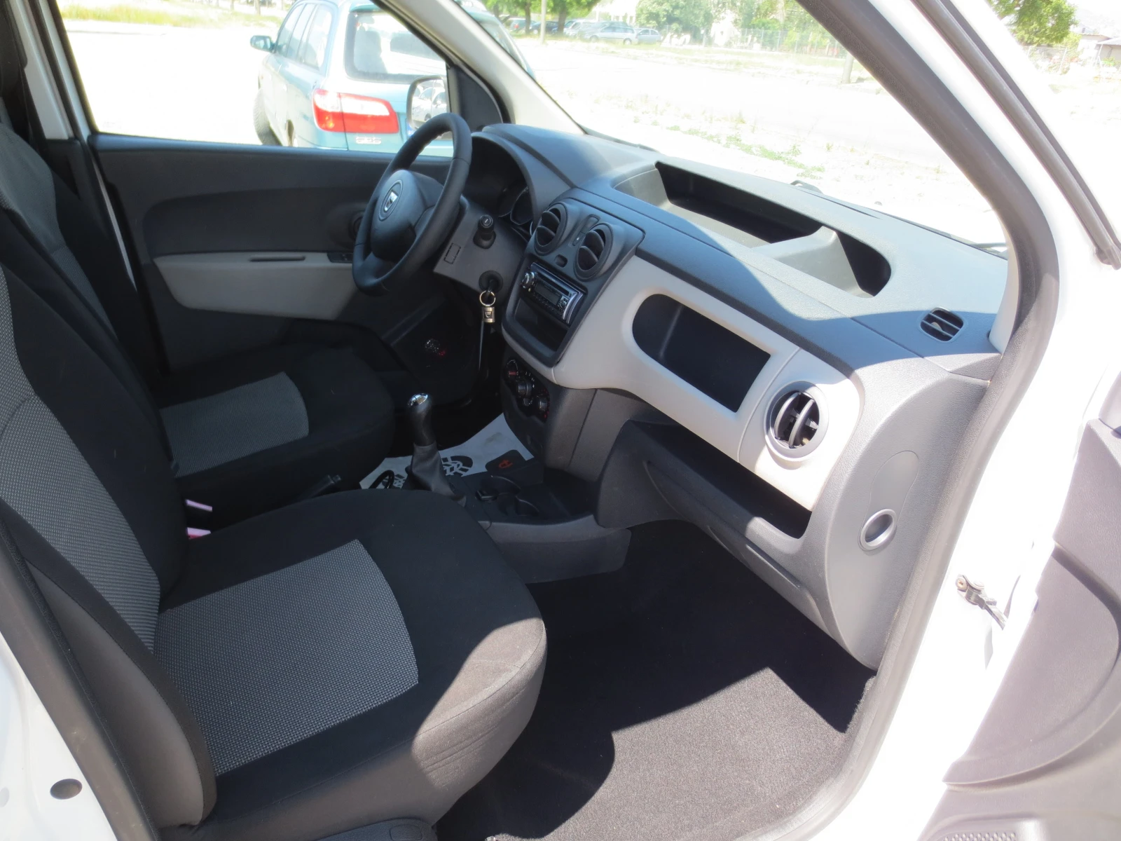 Dacia Dokker 1.5 dci, снимка 12 - Автомобили и джипове - 54680207