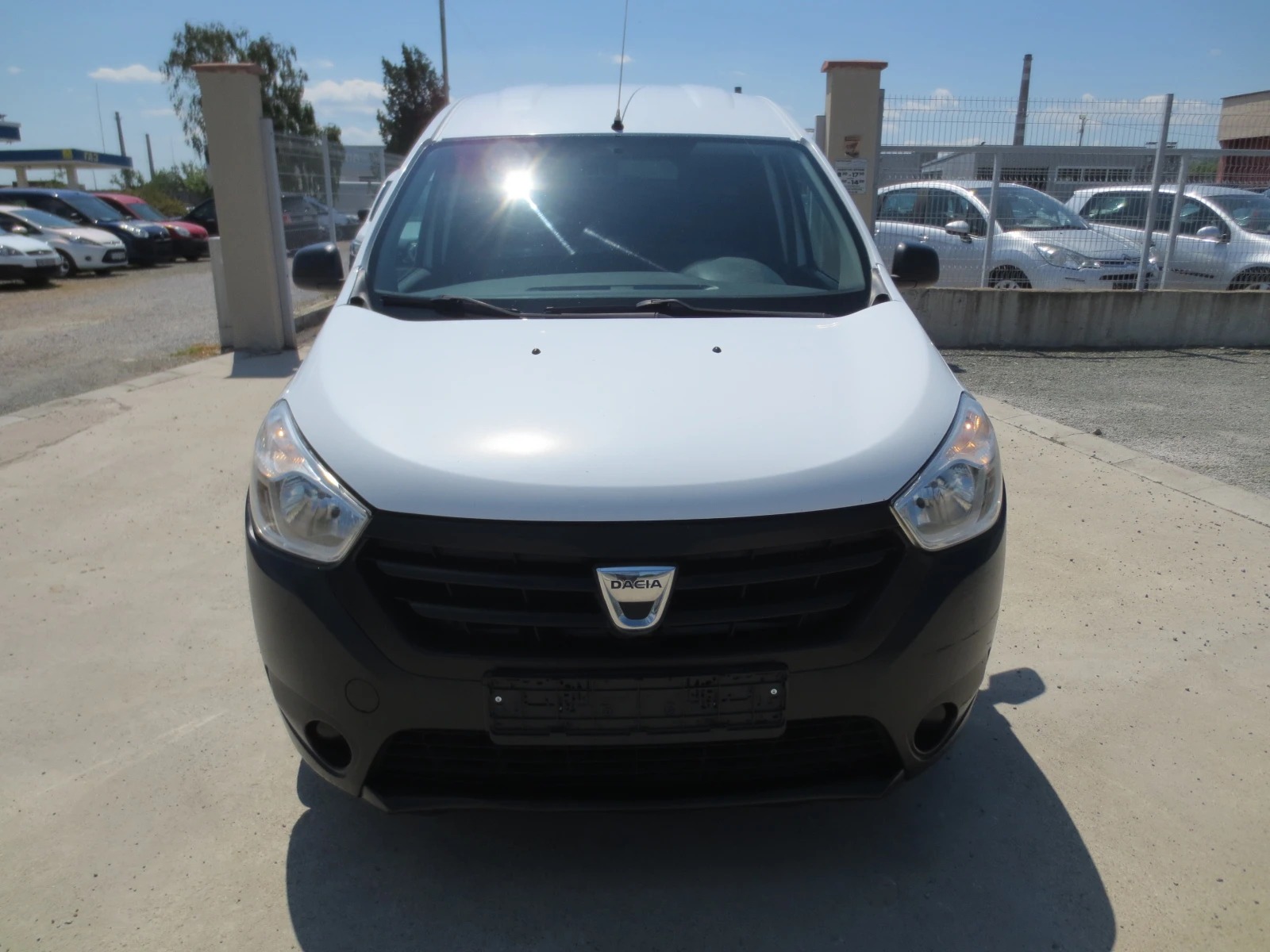 Dacia Dokker 1.5 dci, снимка 2 - Автомобили и джипове - 54680207