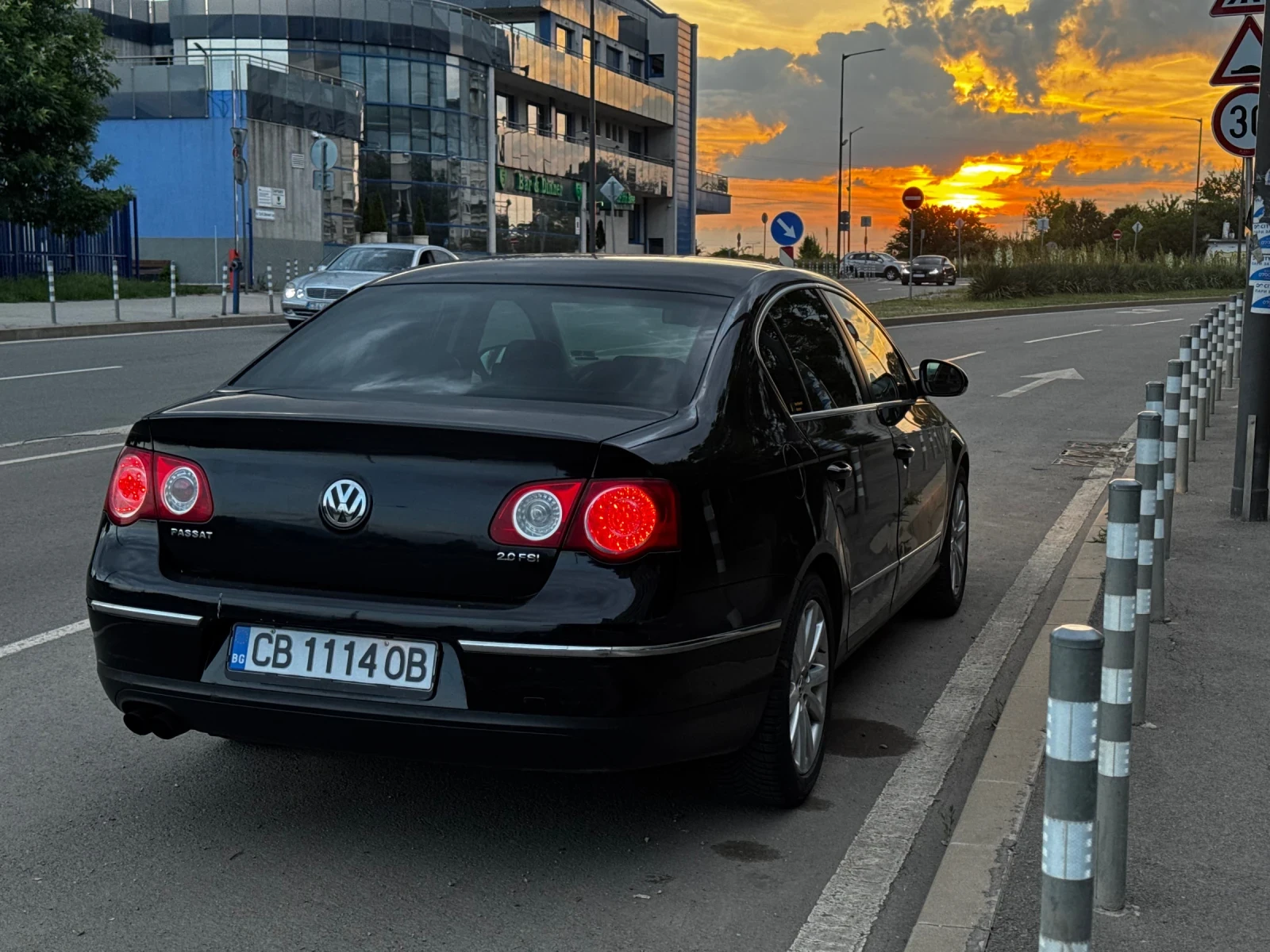 VW Passat 2.0 fsi, снимка 10 - Автомобили и джипове - 54802511