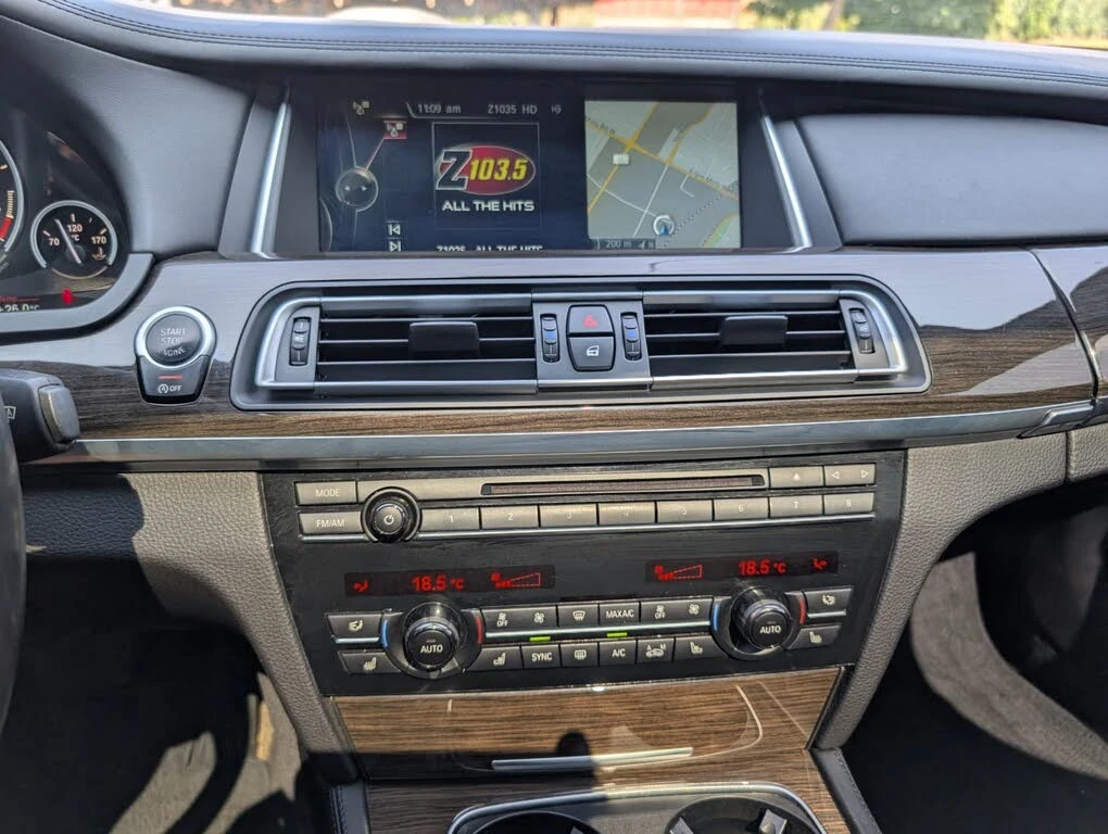 BMW 750 xDrive * АвтоКредит * (ЦЕНА ДО БГ), снимка 10 - Автомобили и джипове - 55591549