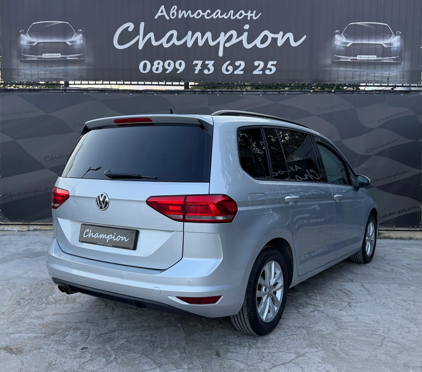 VW Touran  Бартер лизинг, снимка 6 - Автомобили и джипове - 55608791
