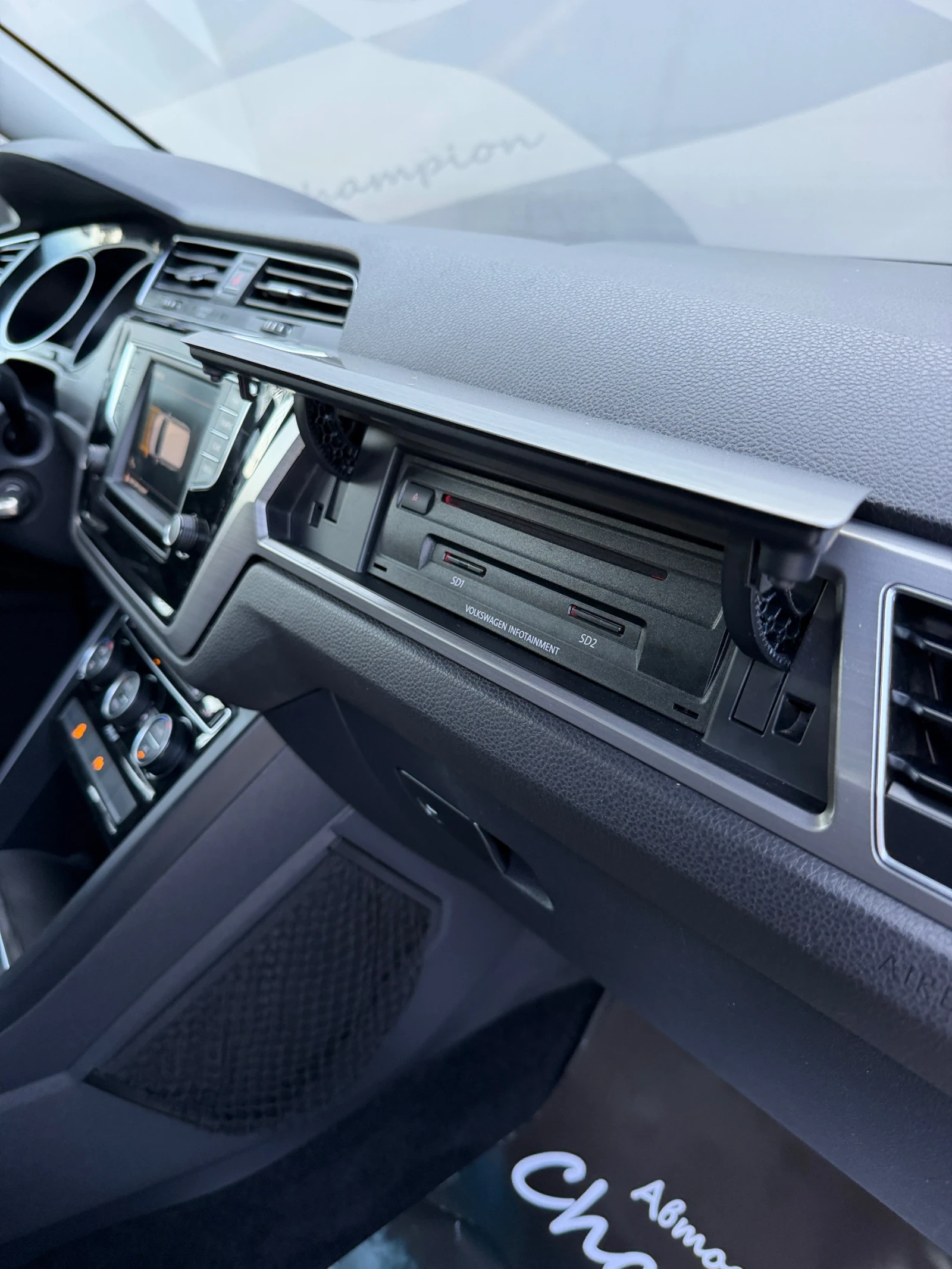 VW Touran  Бартер лизинг, снимка 16 - Автомобили и джипове - 55608791