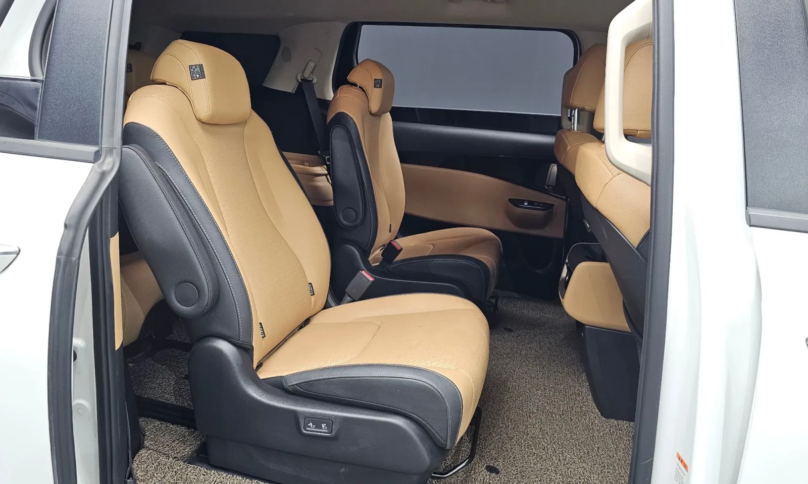 Kia Carnival INSCRIPTION * 9-МЕСТЕН* FULL MAX * КРАЙНА ЦЕНА* , снимка 15 - Автомобили и джипове - 55972808