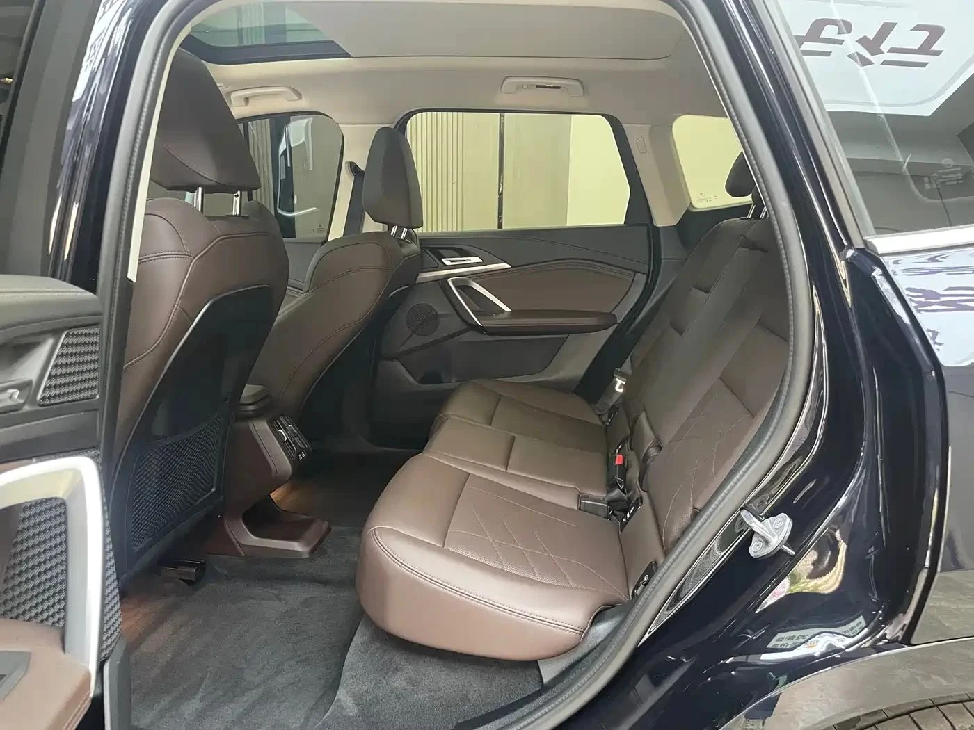 BMW iX1, снимка 14 - Автомобили и джипове - 56689733