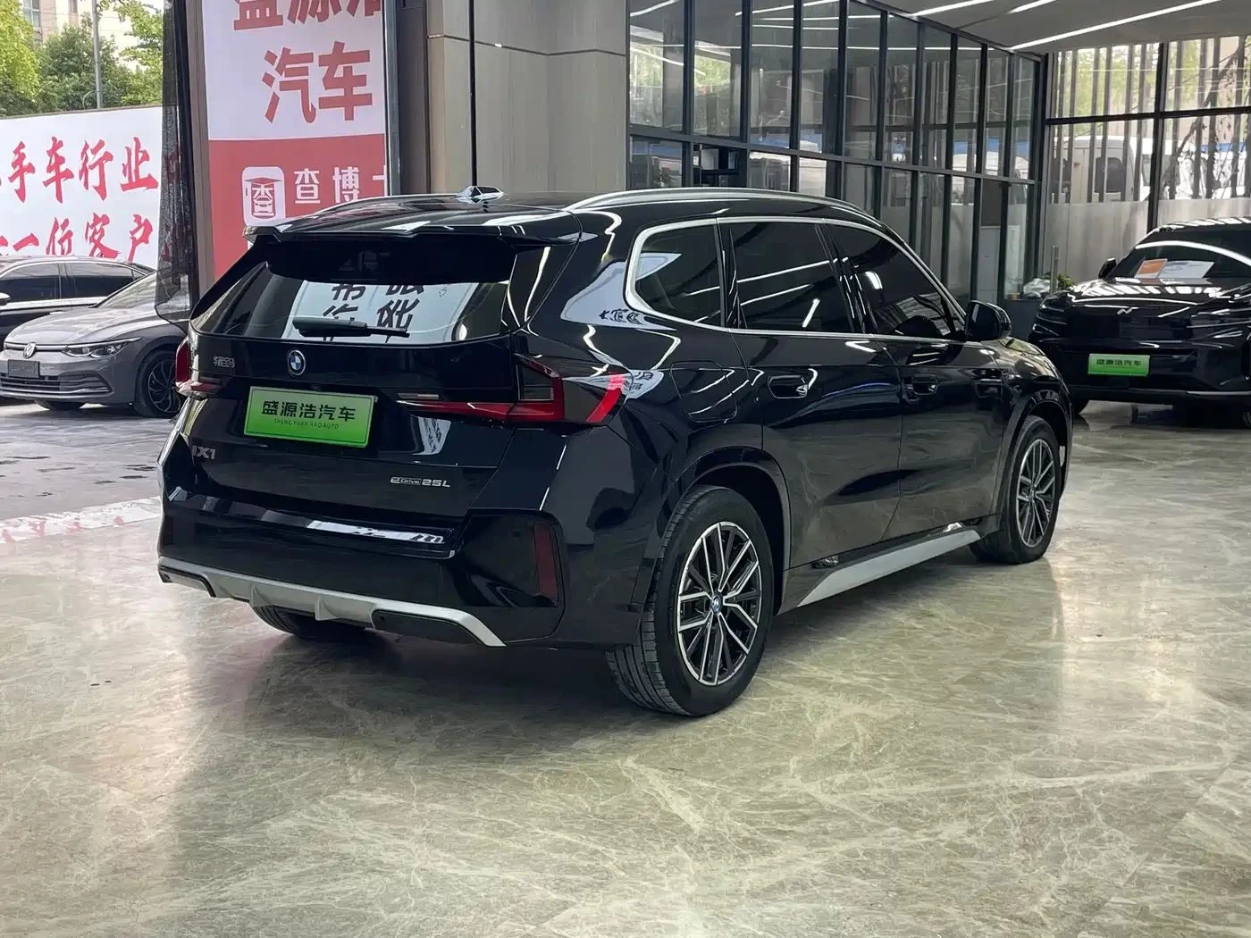 BMW iX1, снимка 4 - Автомобили и джипове - 56689733