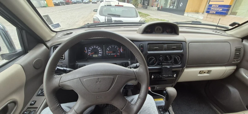 Mitsubishi Pajero sport, снимка 10 - Автомобили и джипове - 47311305