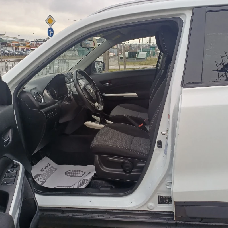 Suzuki Vitara 1.6i/EURO.6B/NAVI, снимка 7 - Автомобили и джипове - 53495575