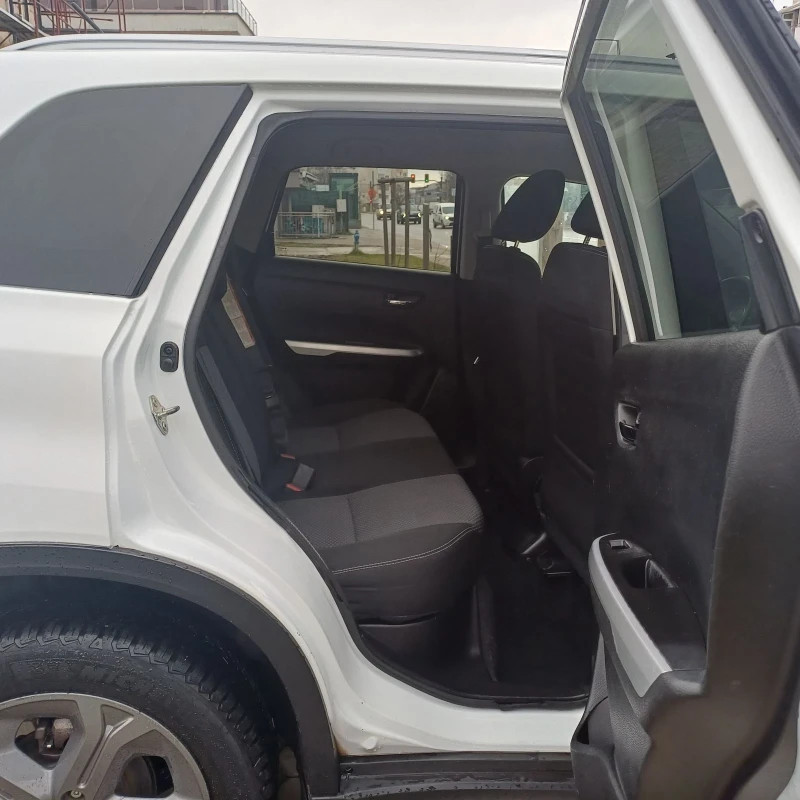 Suzuki Vitara 1.6i/EURO.6B/NAVI, снимка 11 - Автомобили и джипове - 53495575