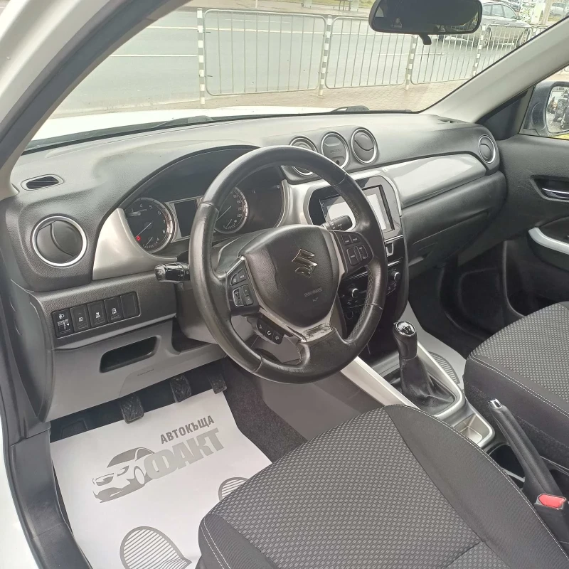 Suzuki Vitara 1.6i/EURO.6B/NAVI, снимка 8 - Автомобили и джипове - 53495575