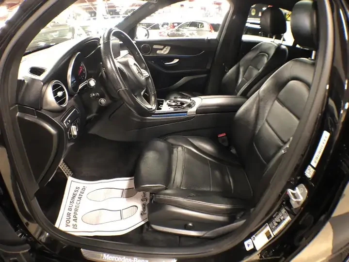 Mercedes-Benz GLC 300 4MATIC LEATHER PANO/ROOF NAVI B/SPOT CAMERA, снимка 10 - Автомобили и джипове - 54345037