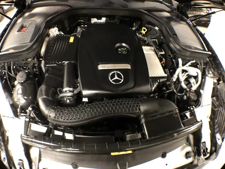 Mercedes-Benz GLC 300 4MATIC LEATHER PANO/ROOF NAVI B/SPOT CAMERA, снимка 13 - Автомобили и джипове - 54345037