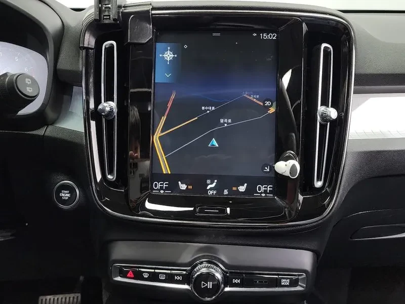 Volvo XC40 T4 MOMENTUM, снимка 14 - Автомобили и джипове - 55562264