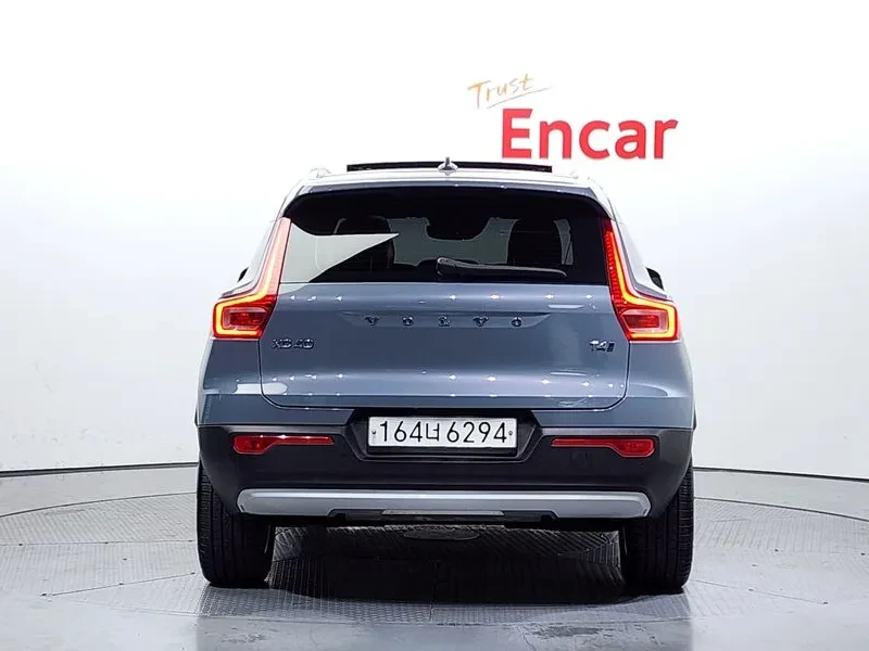 Volvo XC40 T4 MOMENTUM, снимка 4 - Автомобили и джипове - 55562264