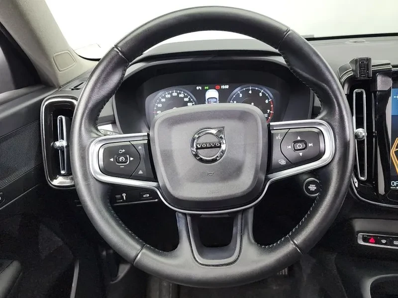 Volvo XC40 T4 MOMENTUM, снимка 13 - Автомобили и джипове - 55562264