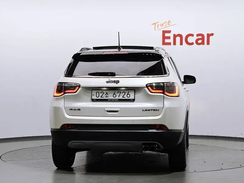 Jeep Compass 2.4 Limited Awd, снимка 4 - Автомобили и джипове - 55949796