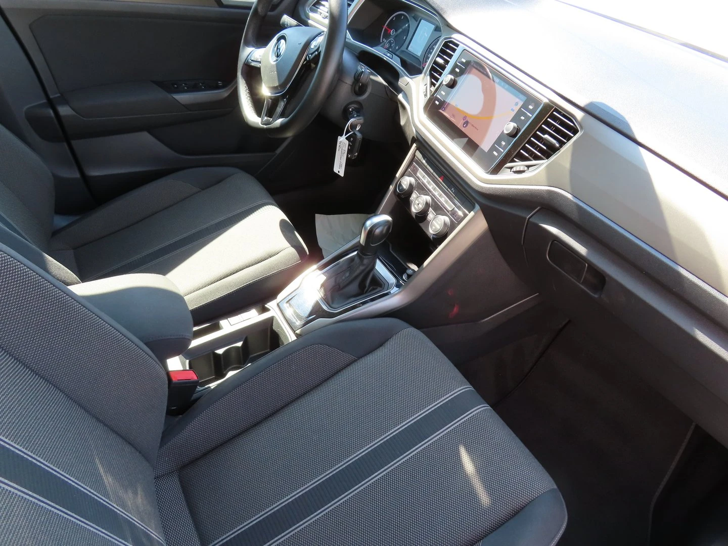 VW T-Roc VW T- Roc Design 2.0 TDI SCR DSG | Mobile.bg � ����������� 6