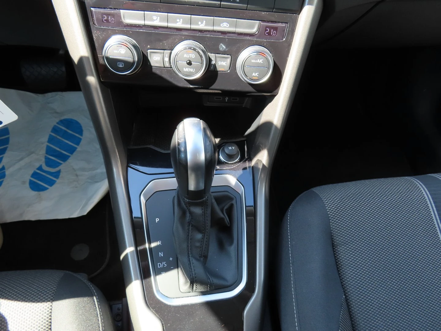 VW T-Roc VW T- Roc Design 2.0 TDI SCR DSG | Mobile.bg � ����������� 10