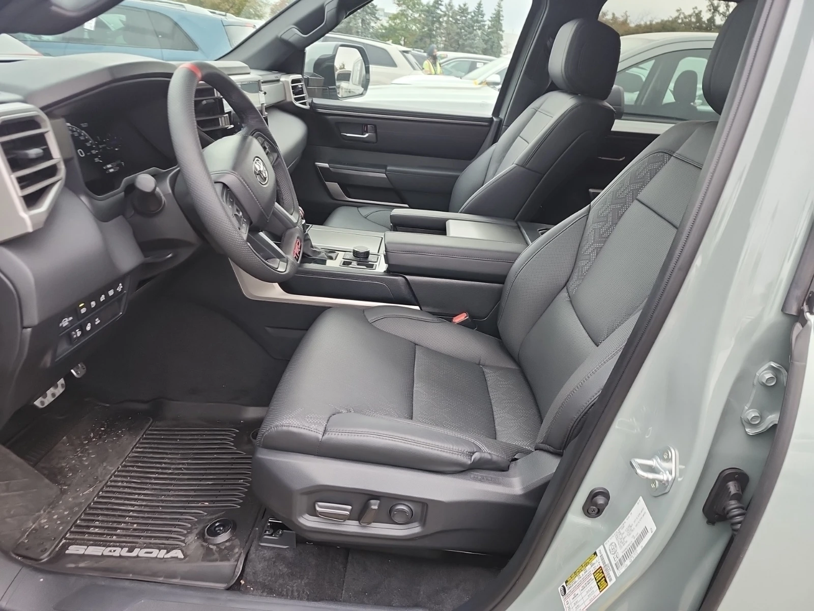 Toyota Sequoia * CARFAX * БЕЗ ПЪРВОНАЧАЛНА ВНОСКА - изображение 5