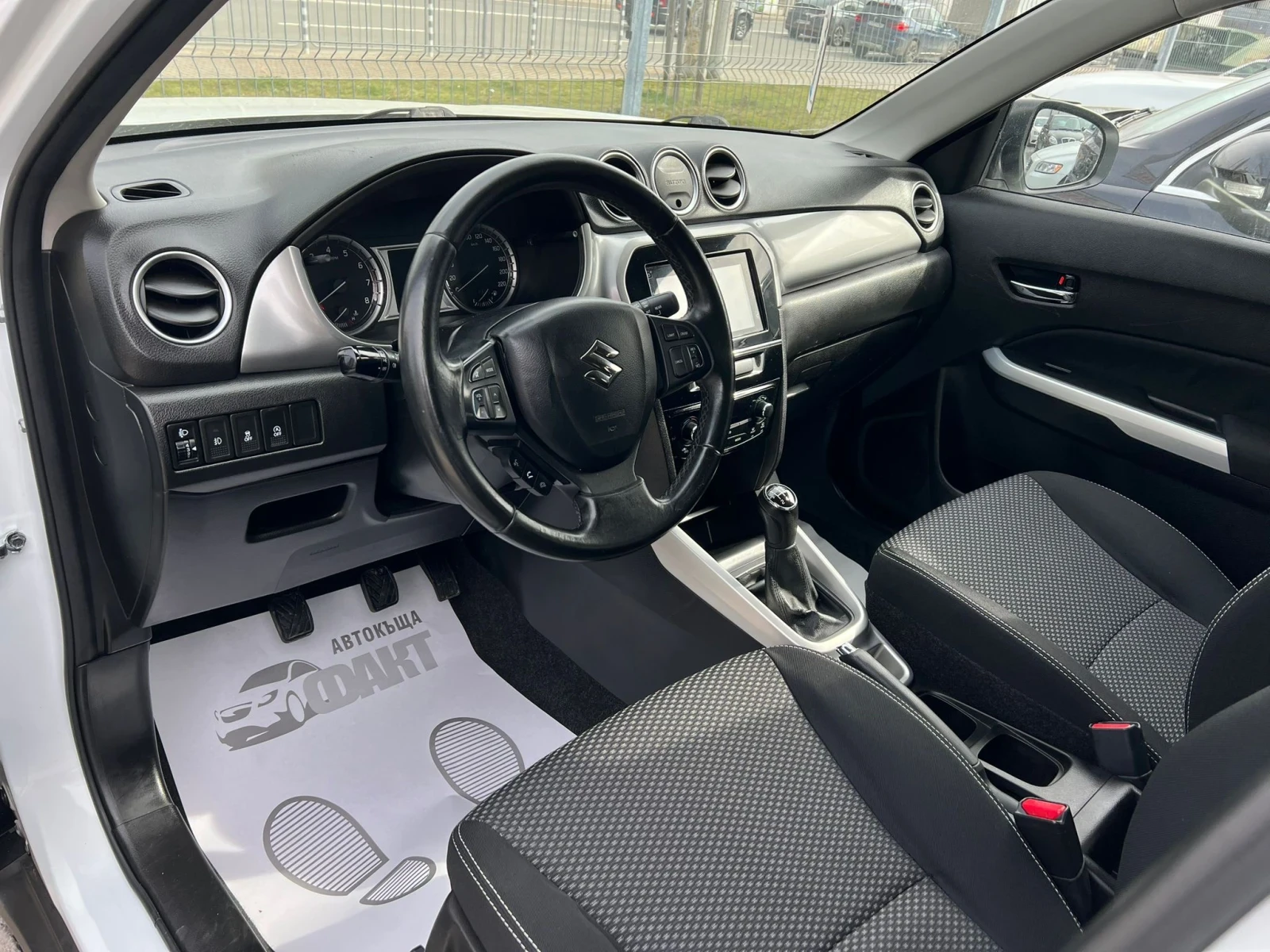 Suzuki Vitara 1.6i/EURO.6B/NAVI, снимка 7 - Автомобили и джипове - 53495575