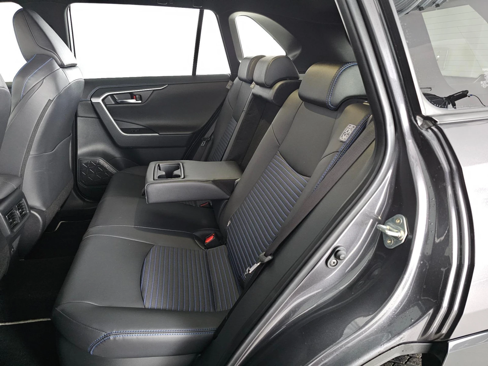 Toyota Rav4 2.5HEV 222k 4X4 SELECTION, снимка 7 - Автомобили и джипове - 54296482