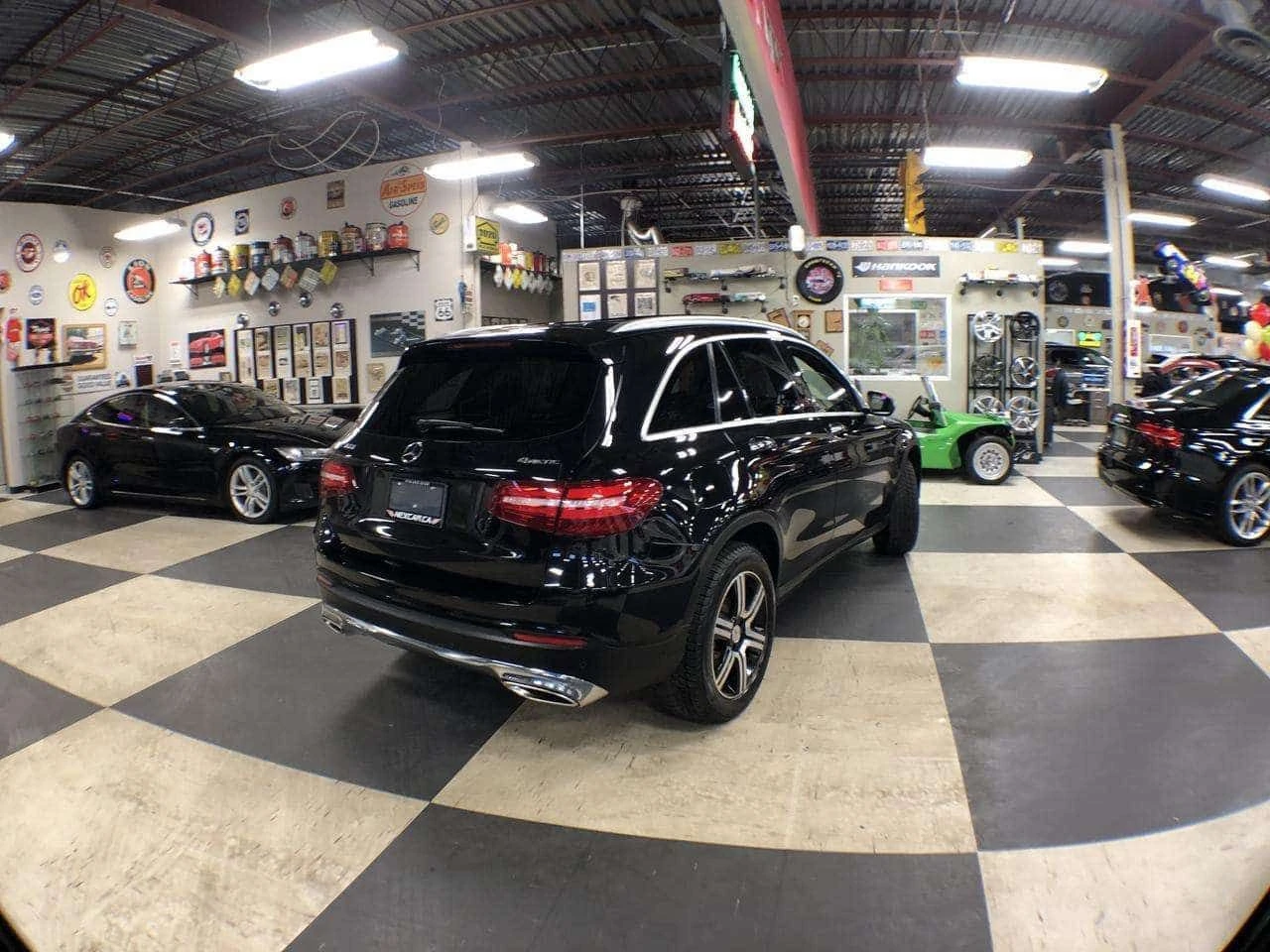 Mercedes-Benz GLC 300 4MATIC LEATHER PANO/ROOF NAVI B/SPOT CAMERA, снимка 7 - Автомобили и джипове - 54345037