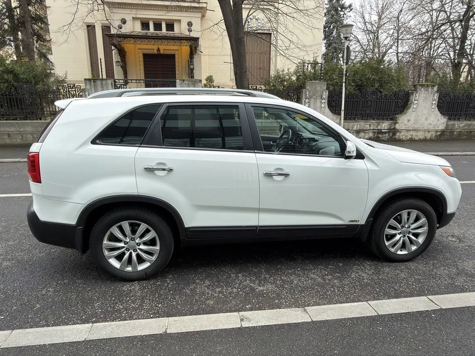 Kia Sorento Всички екстри, автомат 197к.с , снимка 6 - Автомобили и джипове - 54359987