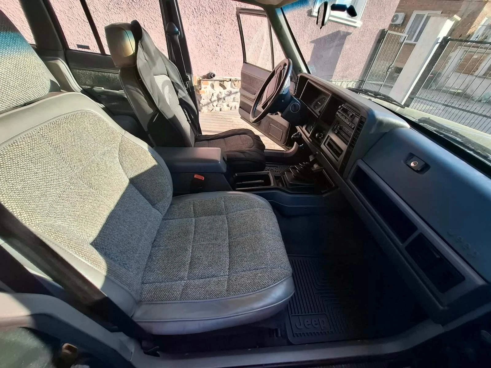 Jeep Cherokee, снимка 6 - Автомобили и джипове - 54713094